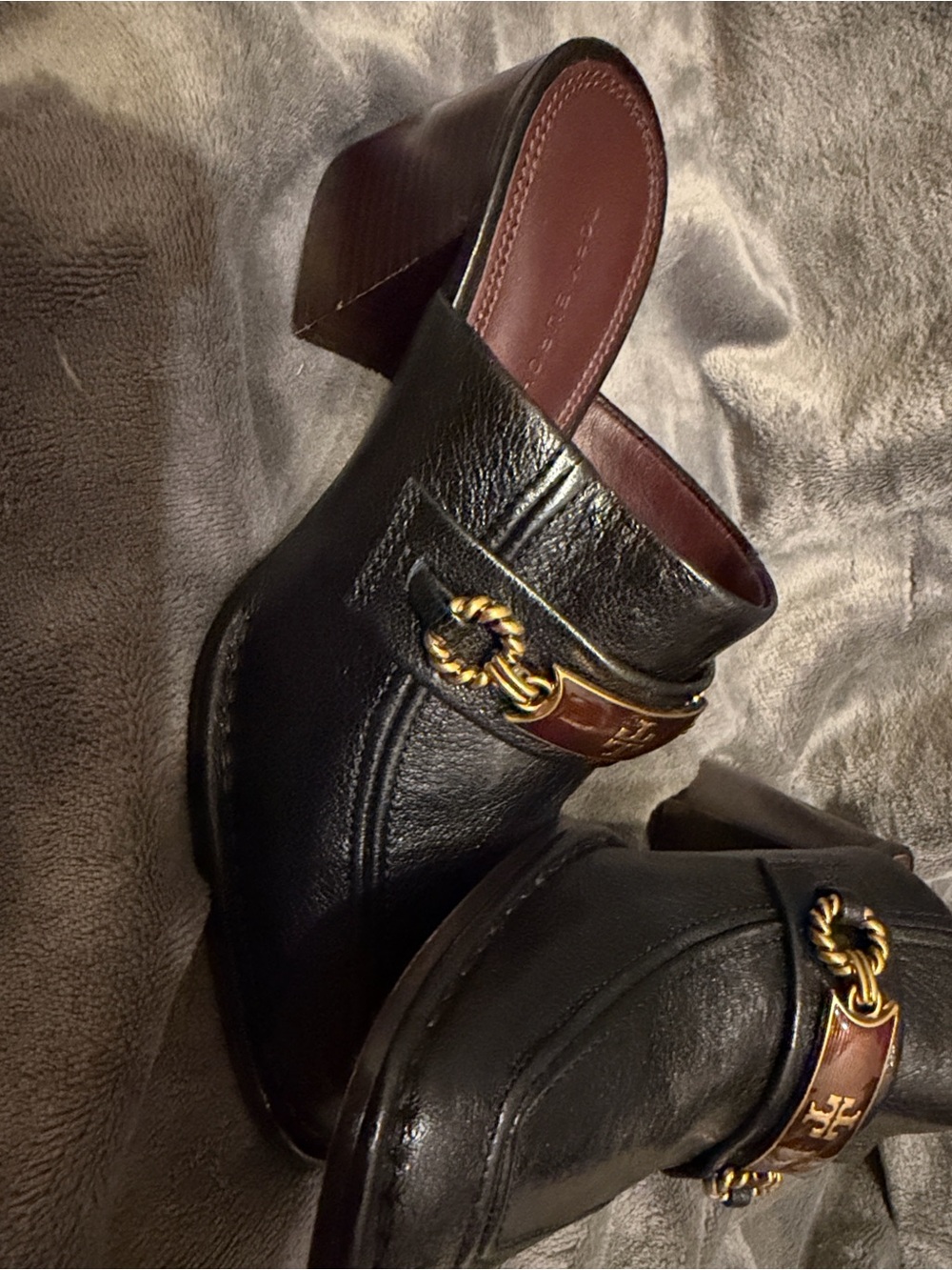 Tory Burch Black Leather Loafers with Gold Chain and Brown Enamel Plaque - Picture 10 of 10